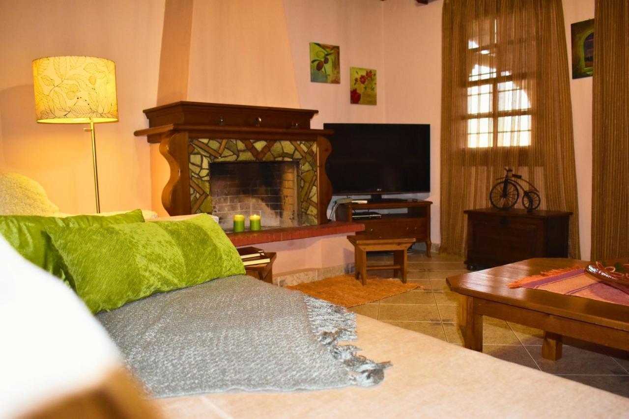 Lila'S Guest House Mikros Prinos Exterior photo