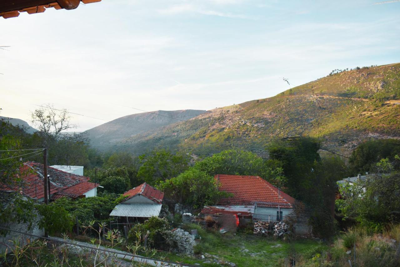 Lila'S Guest House Mikros Prinos Exterior photo
